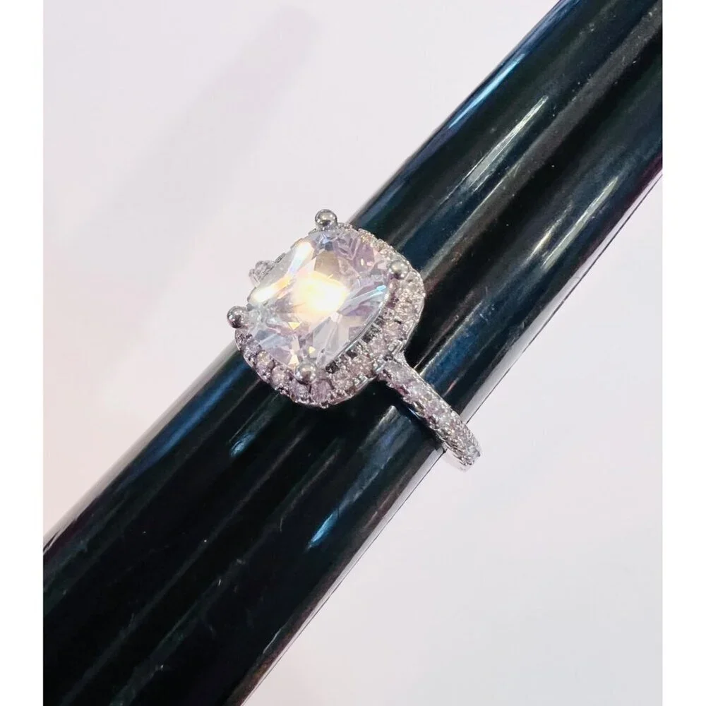 Cushion-Cut Moissanite CZ Halo Ring Size 8 Stainless Steel